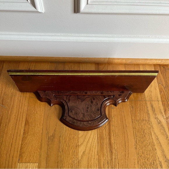 Vintage Gold Trimmed Wall Hanging Shelf - Picture 1 of 12